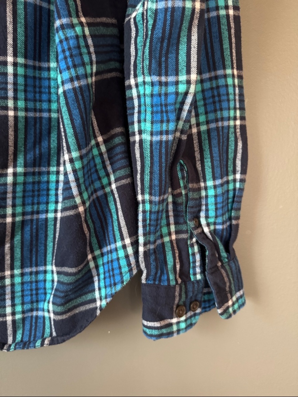 Lands' End Men's Navy and Teal Plaid Long-Sleeve Button-Down - Picture 5 of 5